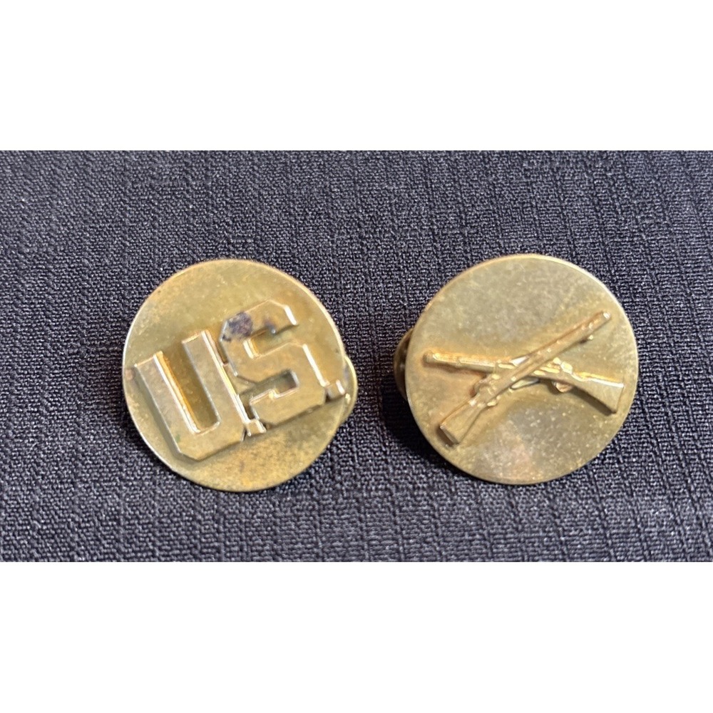 WWII Army Infantry Collar Insignia Pair Enlisted US and Rifles Disks CB WW2